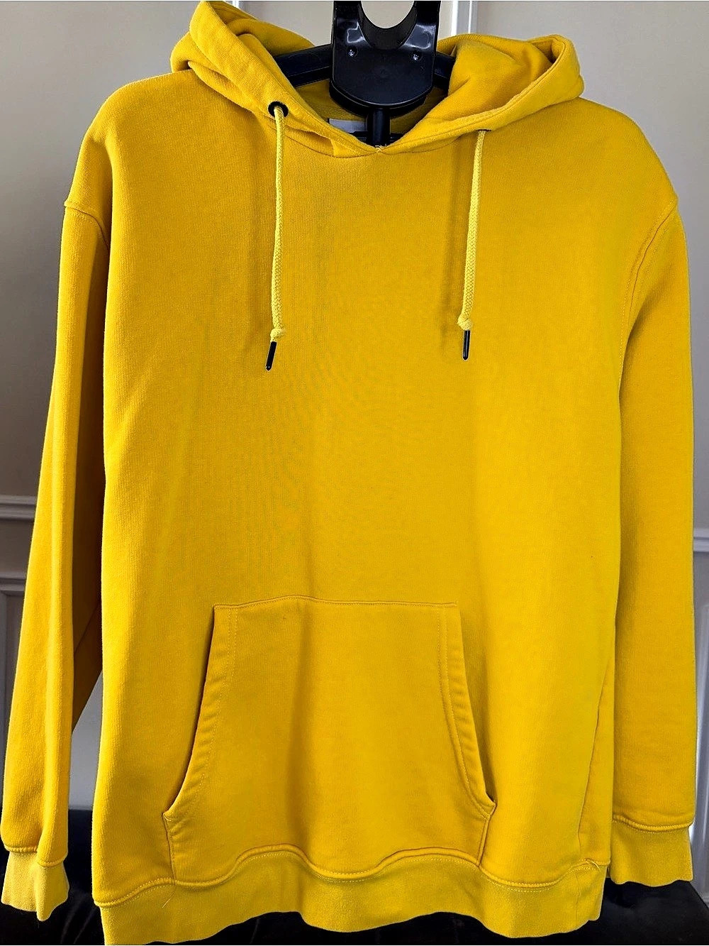 Zara Men’s Bright Yellow Pullover Hoodie Like New